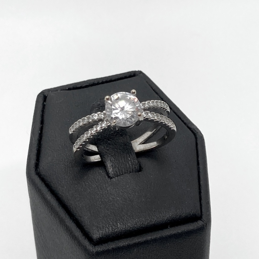 Sterling Silver 925 Solitaire CZ Stone Split X Band Ring | Size 7.5
